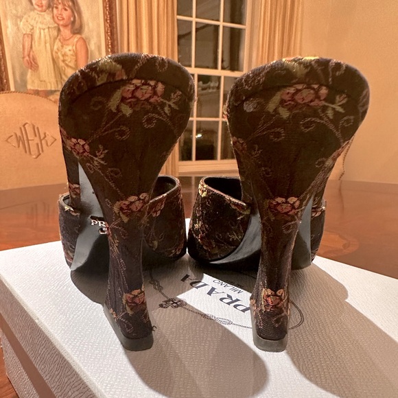 Prada floral silk black brocade mule sandals-size 7.5 - Picture 3 of 5